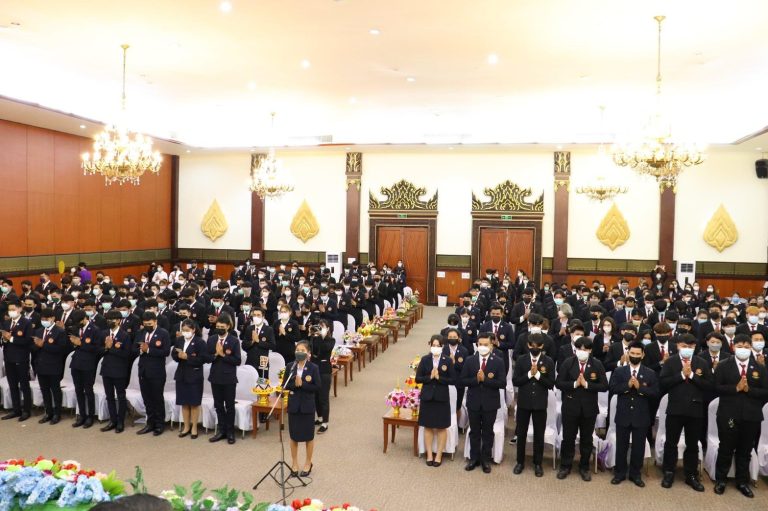 LINE_ALBUM_พิธีไหว้ครูและปฐมนิเทศนักศึกษาระดับป_8