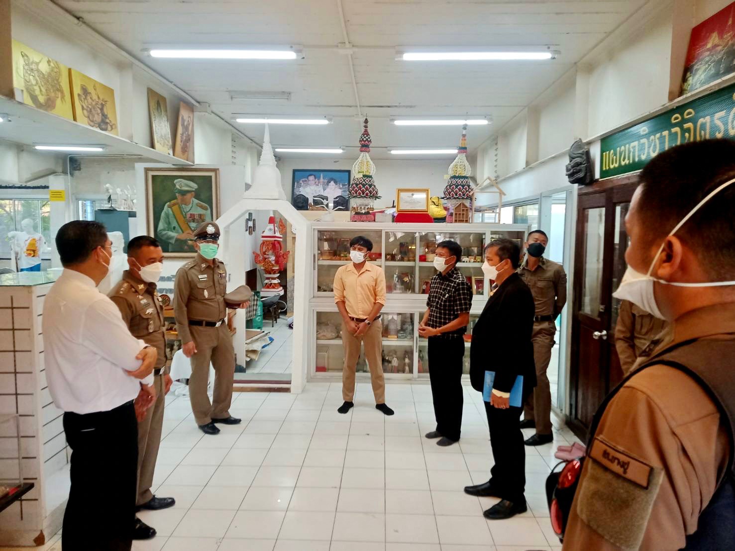 LINE_ALBUM_241165_221124_2